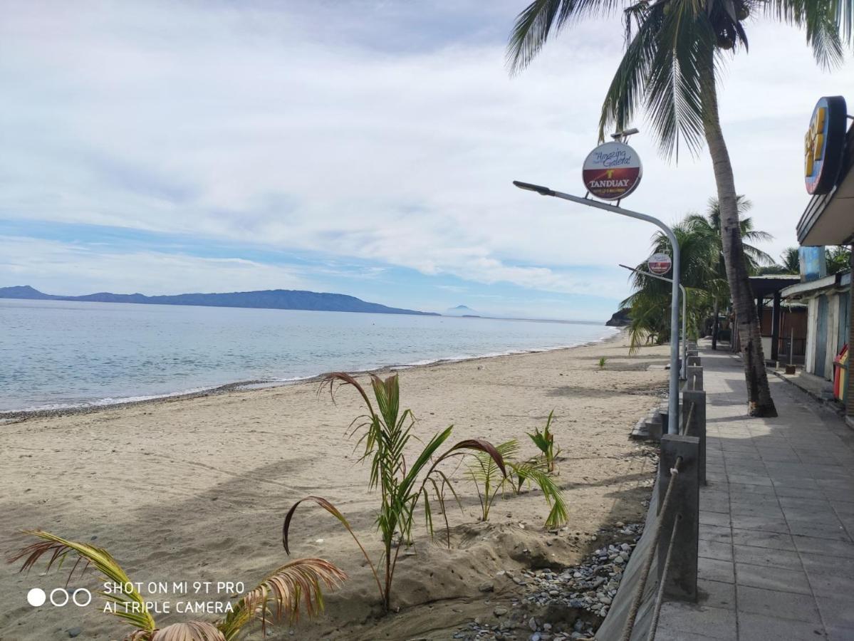 Casa Aviara Resort & Hotel Puerto Galera Buitenkant foto
