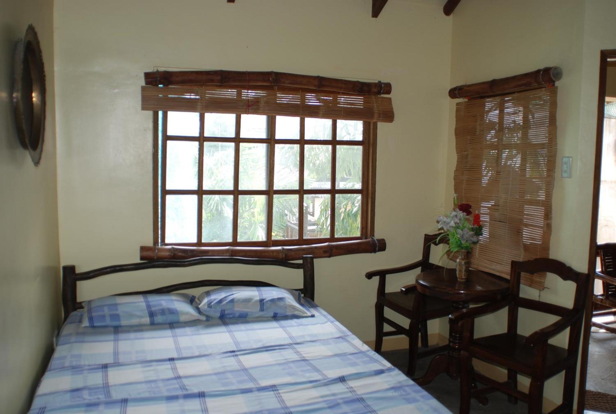 Casa Aviara Resort & Hotel Puerto Galera Buitenkant foto