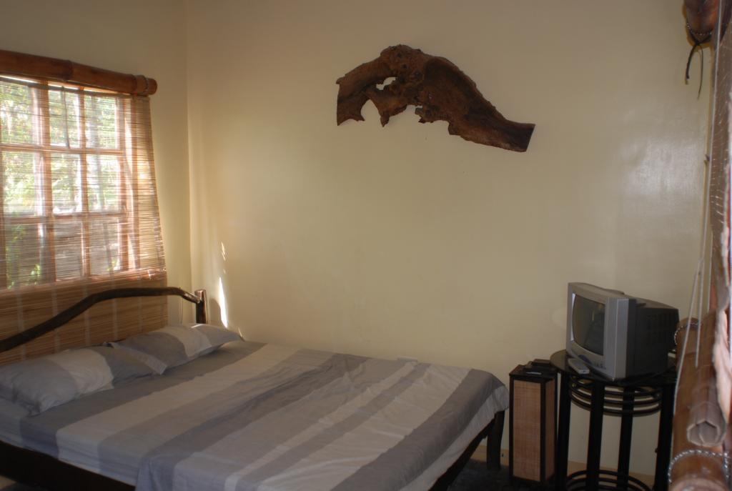 Casa Aviara Resort & Hotel Puerto Galera Kamer foto