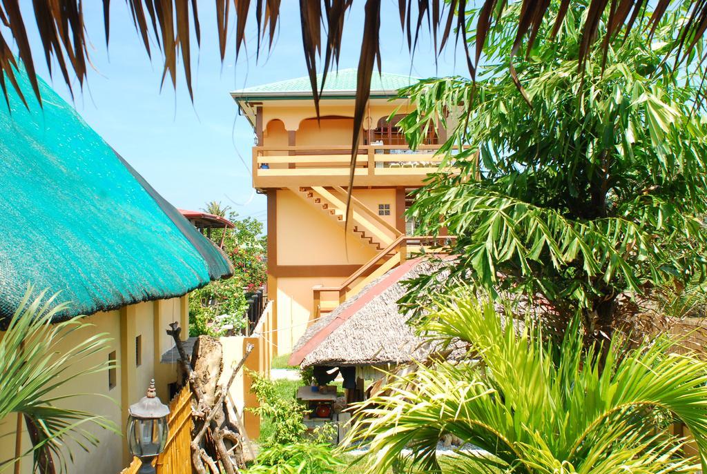 Casa Aviara Resort & Hotel Puerto Galera Buitenkant foto